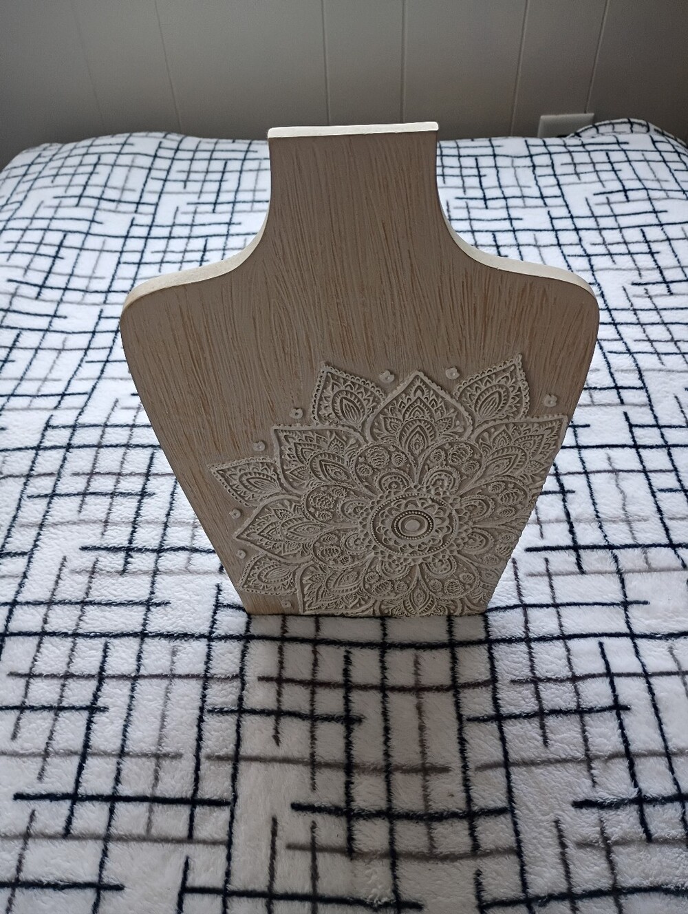 HEAVY Marshalls Neutral Carved Mandala Decorative Accent Necklace Holder Plaque